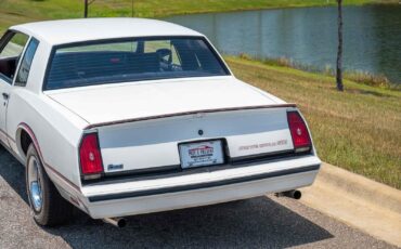 Chevrolet-Monte-Carlo-1985-2-Door-24