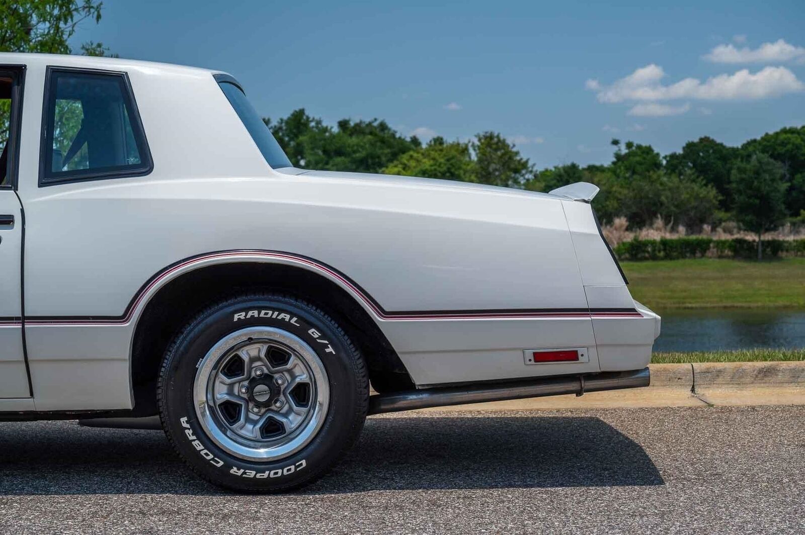Chevrolet-Monte-Carlo-1985-2-Door-26