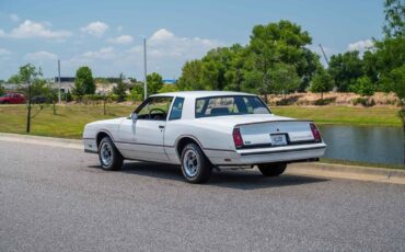 Chevrolet-Monte-Carlo-1985-2-Door-3