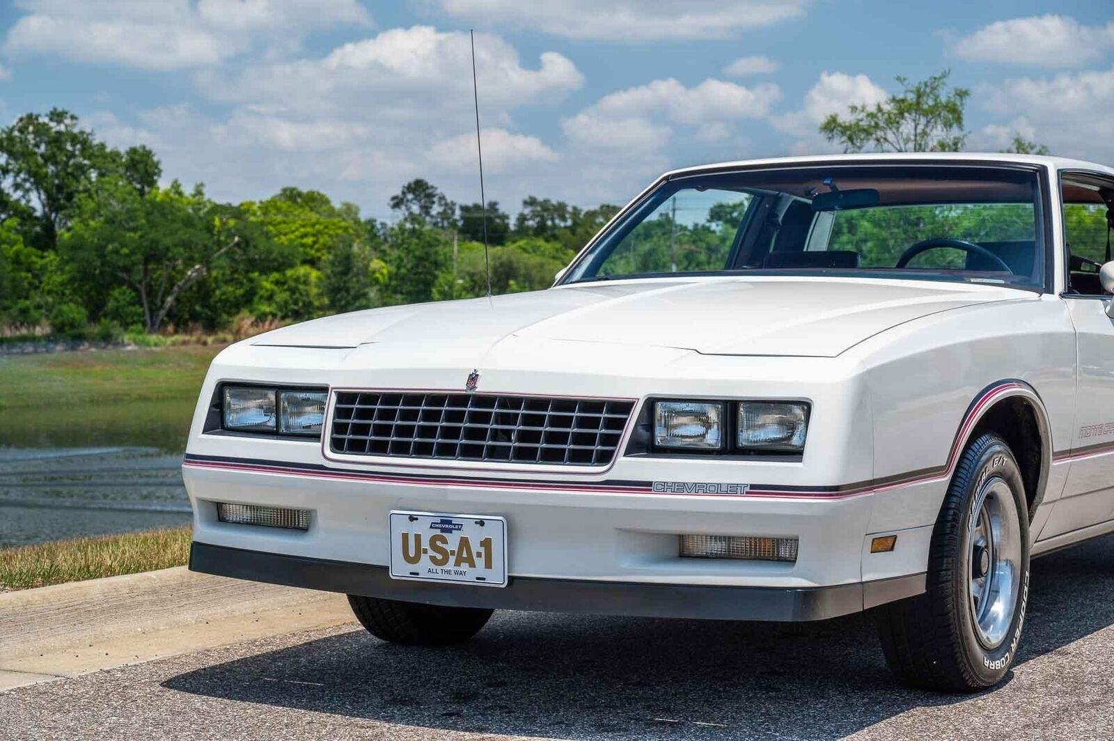 Chevrolet-Monte-Carlo-1985-2-Door-30