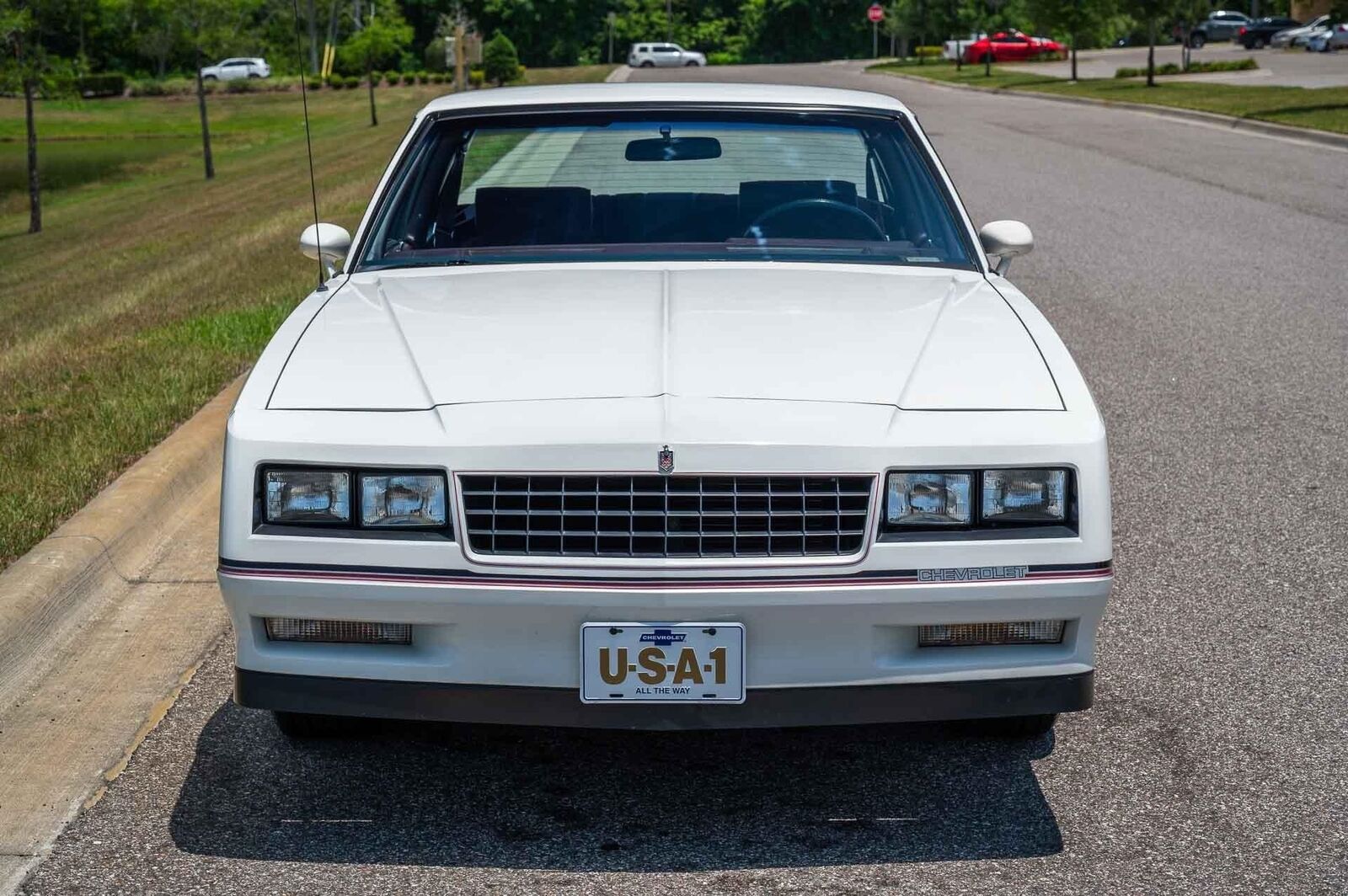 Chevrolet-Monte-Carlo-1985-2-Door-31