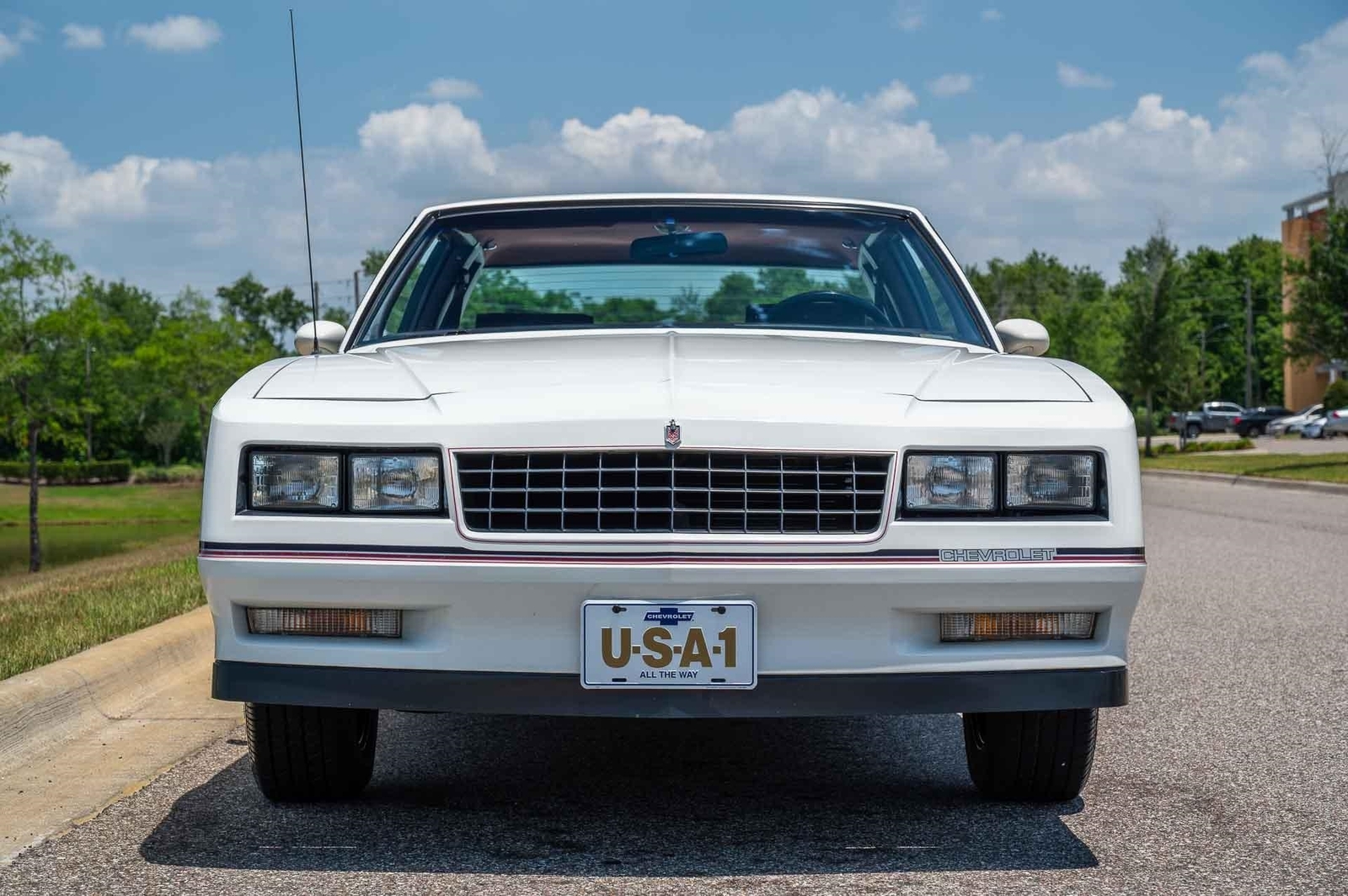 Chevrolet-Monte-Carlo-1985-2-Door-32