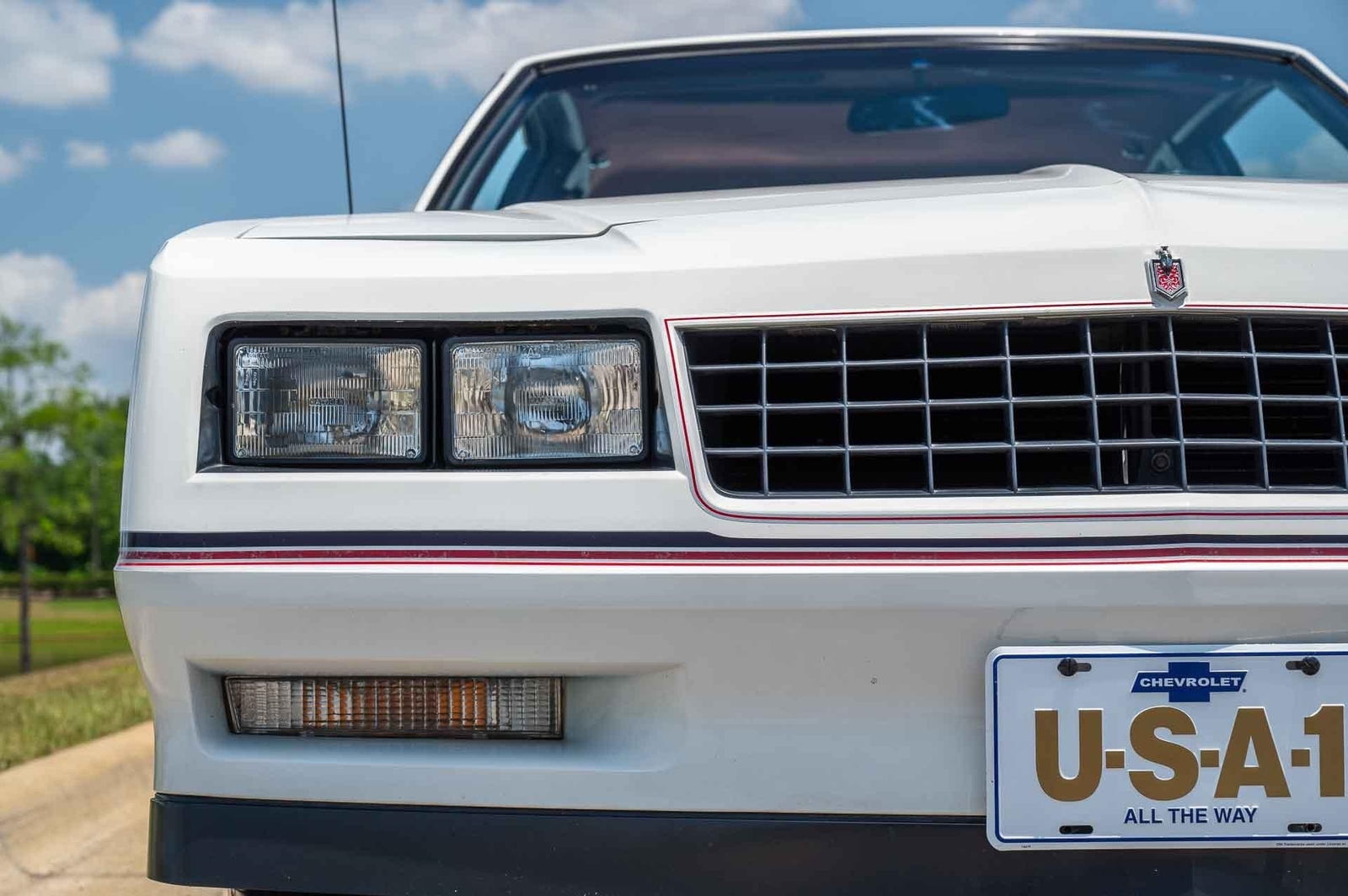 Chevrolet-Monte-Carlo-1985-2-Door-33