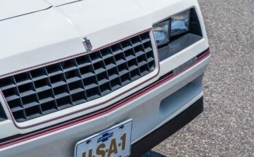 Chevrolet-Monte-Carlo-1985-2-Door-35