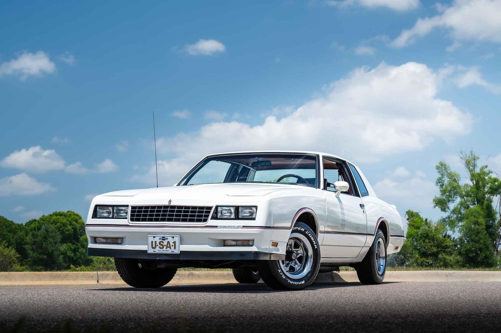 Chevrolet-Monte-Carlo-1985-2-Door-36
