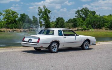 Chevrolet-Monte-Carlo-1985-2-Door-5