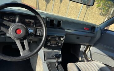 Chevrolet-Monte-Carlo-1985-6