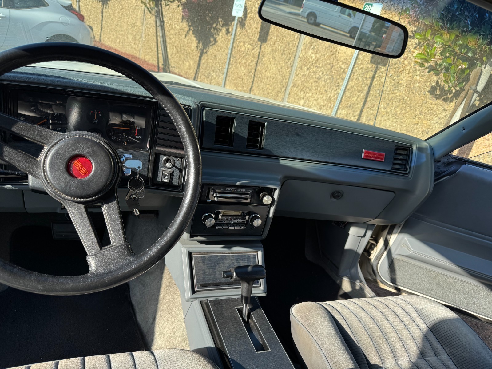 Chevrolet-Monte-Carlo-1985-6