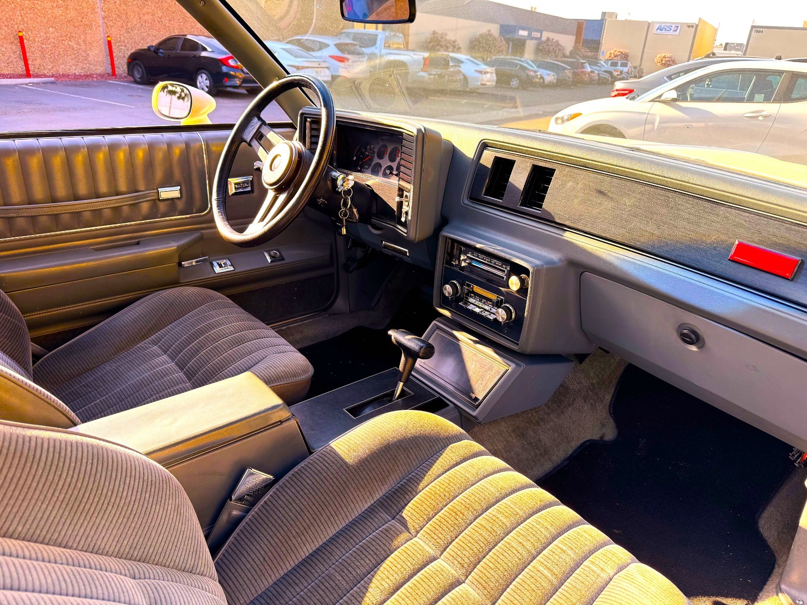 Chevrolet-Monte-Carlo-1985-8