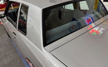 Chevrolet-Monte-Carlo-1985-Coupe-12