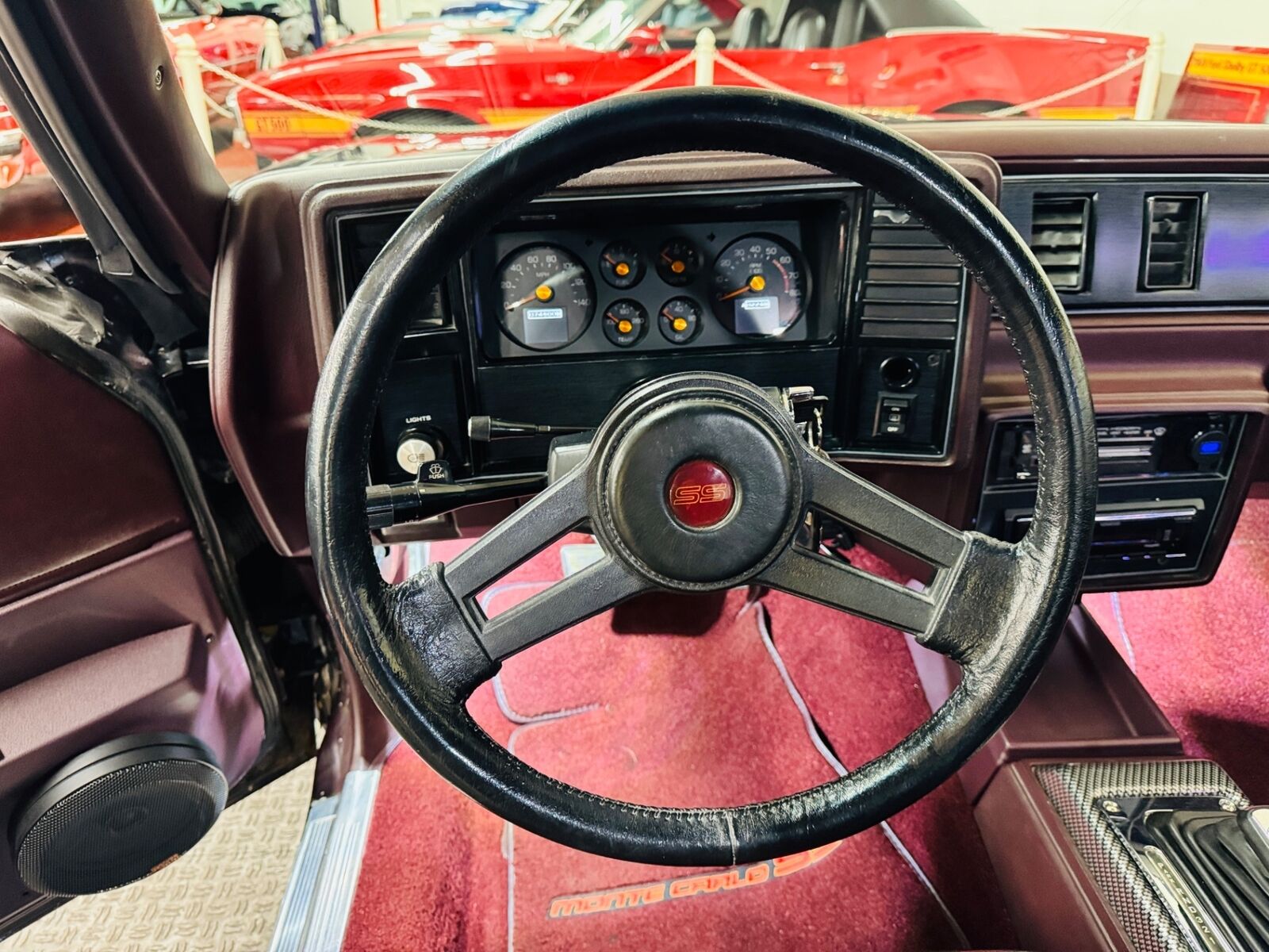 Chevrolet-Monte-Carlo-1985-Coupe-33