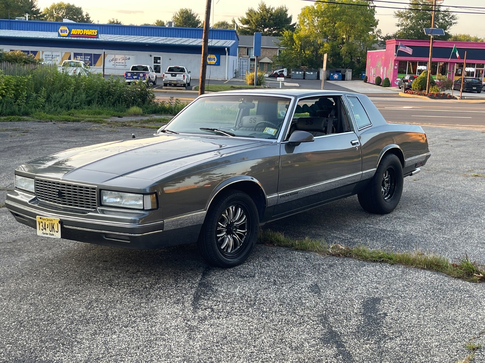 Chevrolet-Monte-Carlo-1987-1