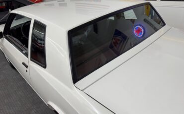 Chevrolet-Monte-Carlo-1988-Coupe-15