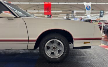 Chevrolet-Monte-Carlo-1988-Coupe-27
