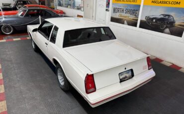 Chevrolet-Monte-Carlo-1988-Coupe-32