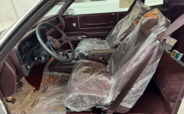 Chevrolet-Monte-Carlo-1988-Coupe-33