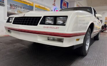 Chevrolet-Monte-Carlo-1988-Coupe-8