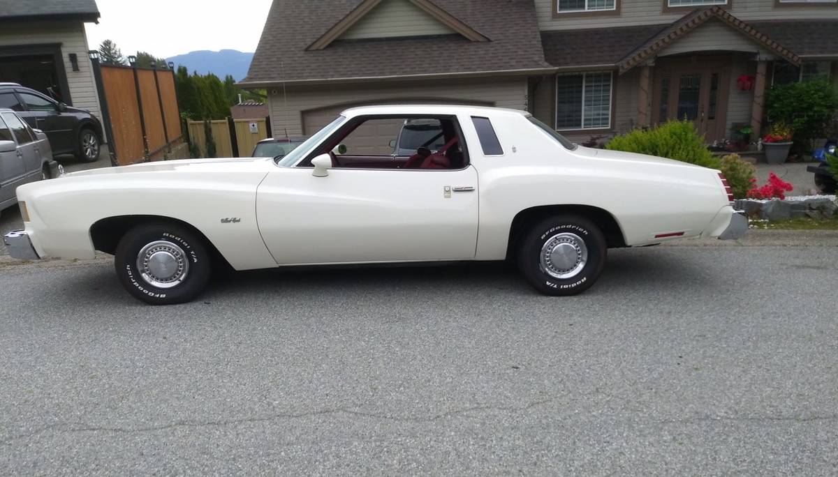 Chevrolet Monte carlo  1975 white