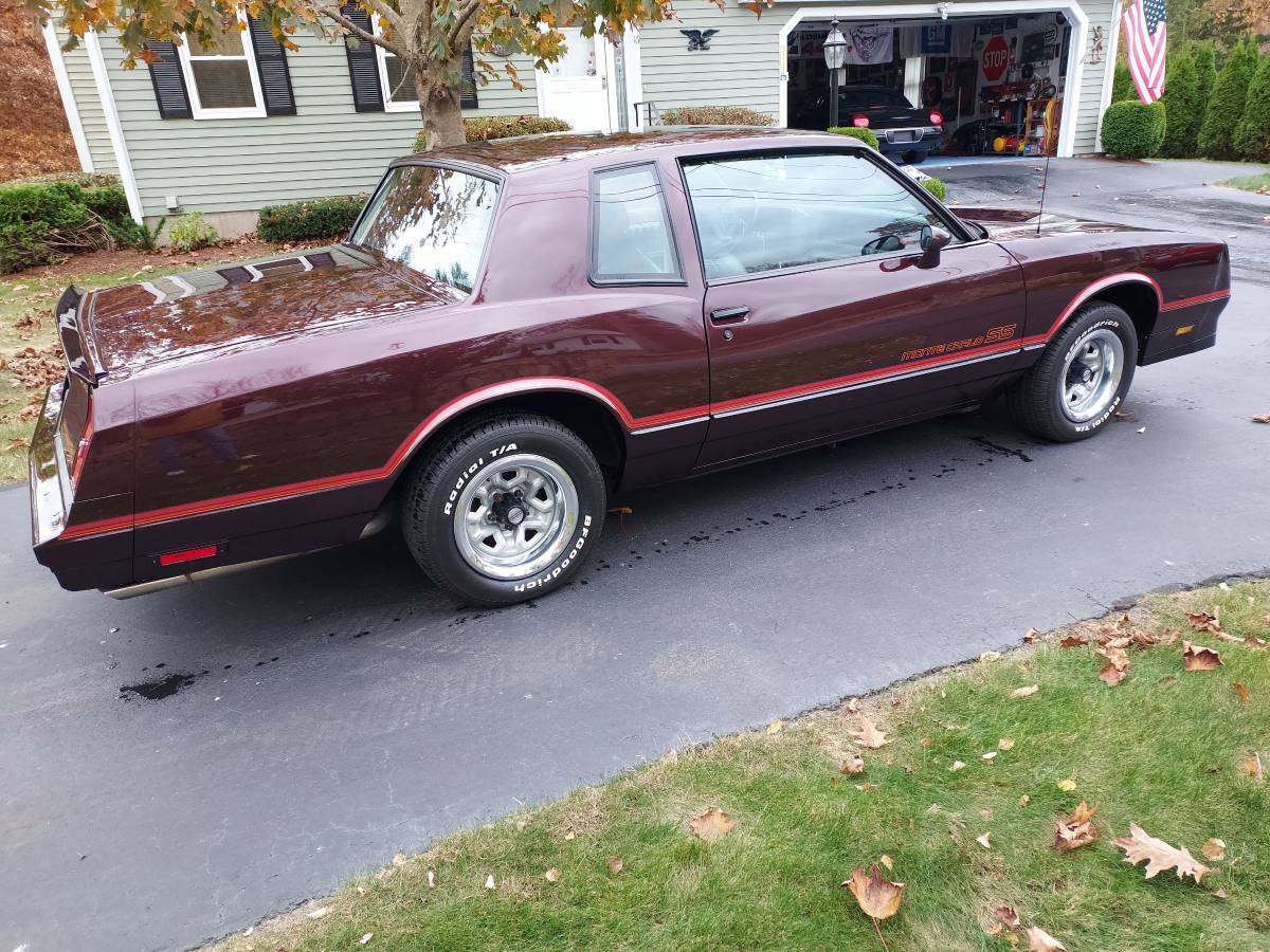 Chevrolet-Monte-carlo-ss-1985-red-21