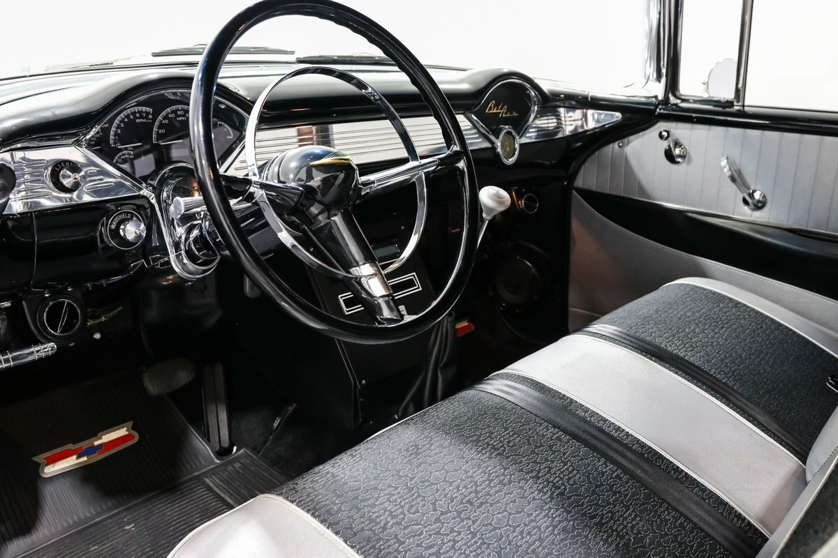 Chevrolet-Nomad-1956-Sedan-13
