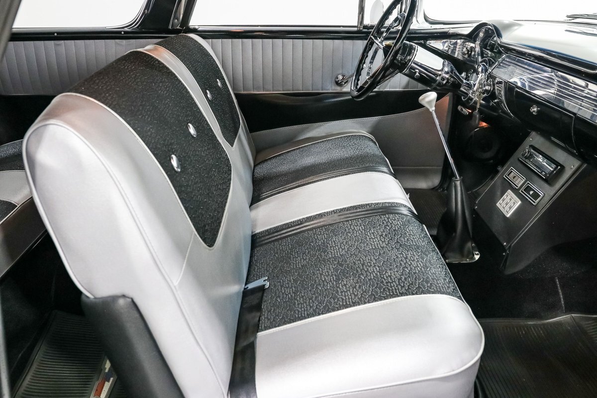 Chevrolet-Nomad-1956-Sedan-18
