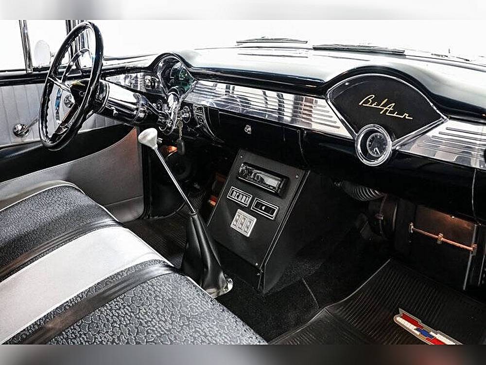 Chevrolet-Nomad-1956-black-17