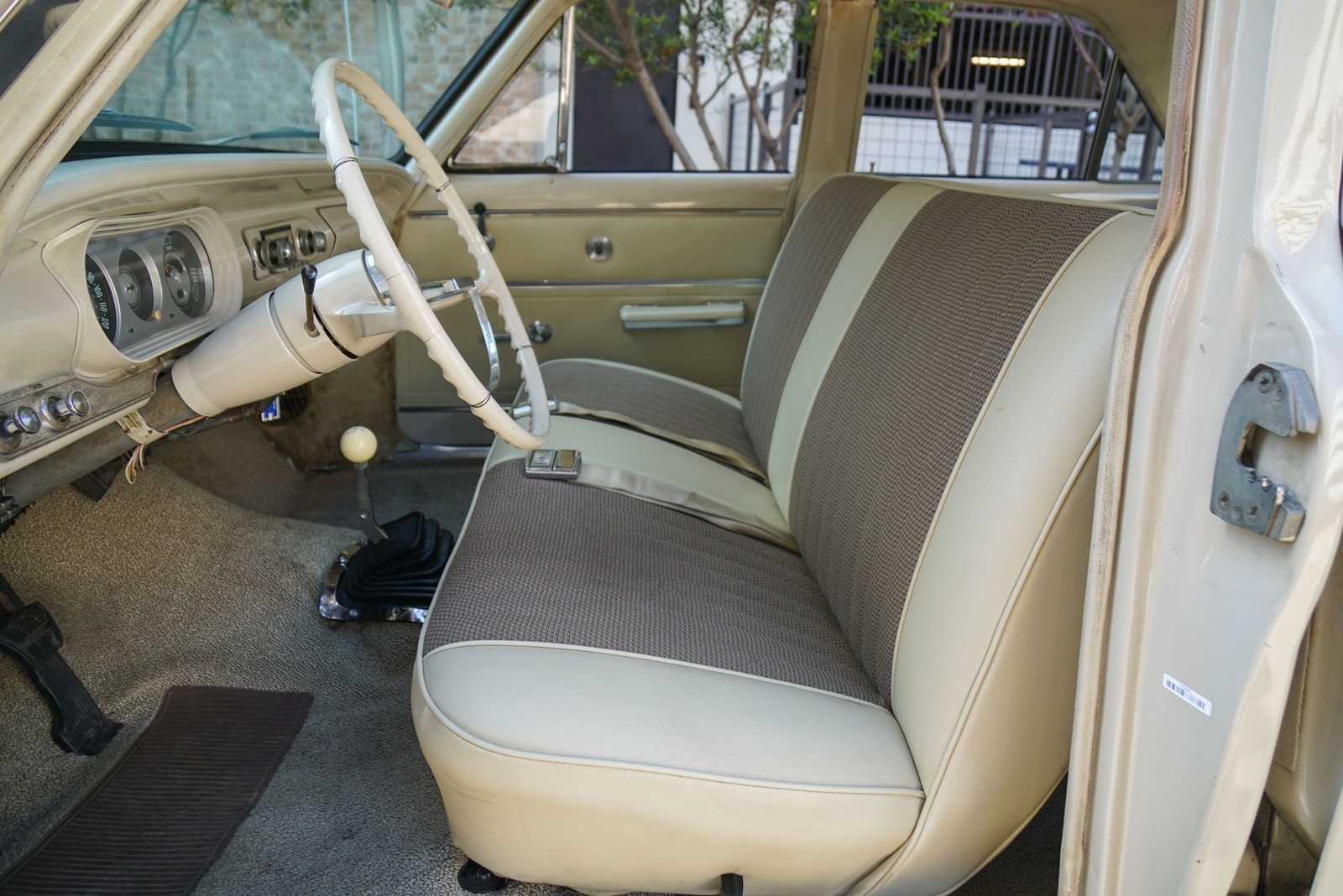 Chevrolet-Nova-1965-Sedan-3