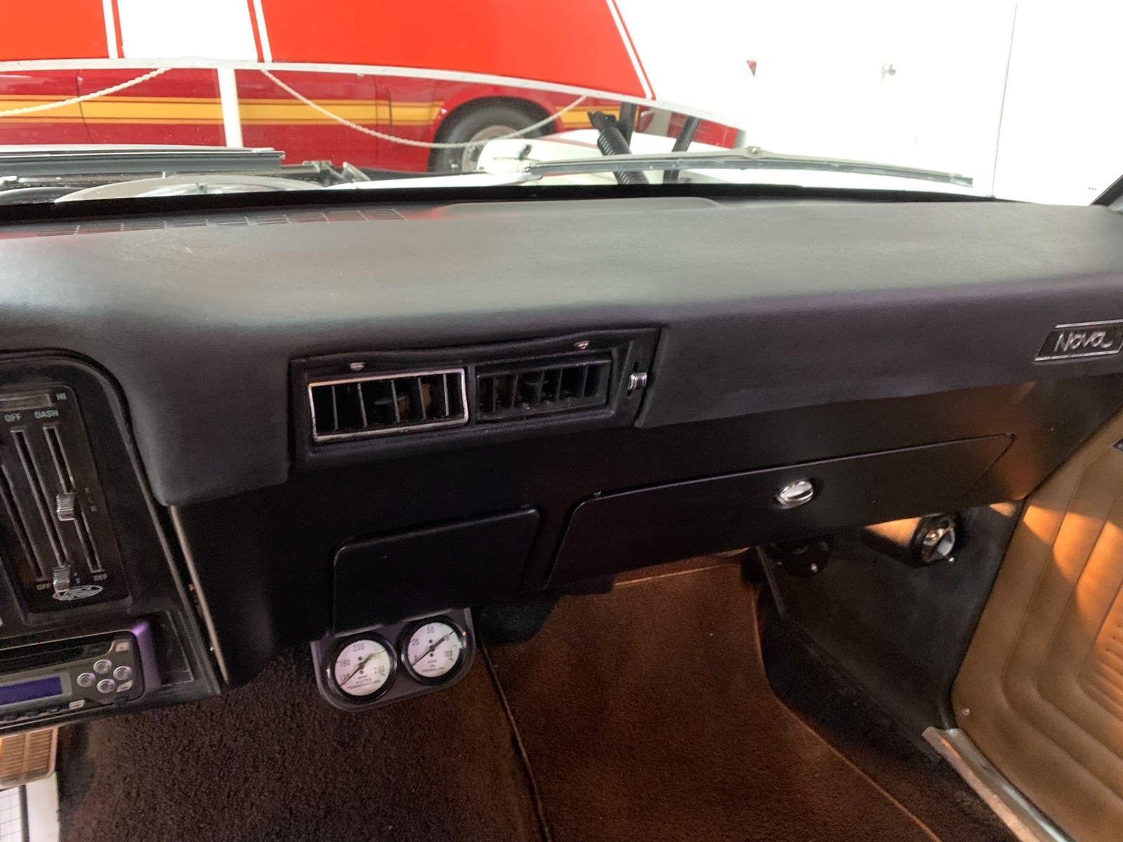 Chevrolet-Nova-1972-2-Door-35