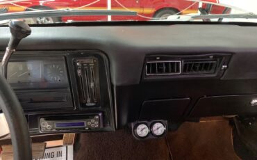 Chevrolet-Nova-1972-2-Door-36