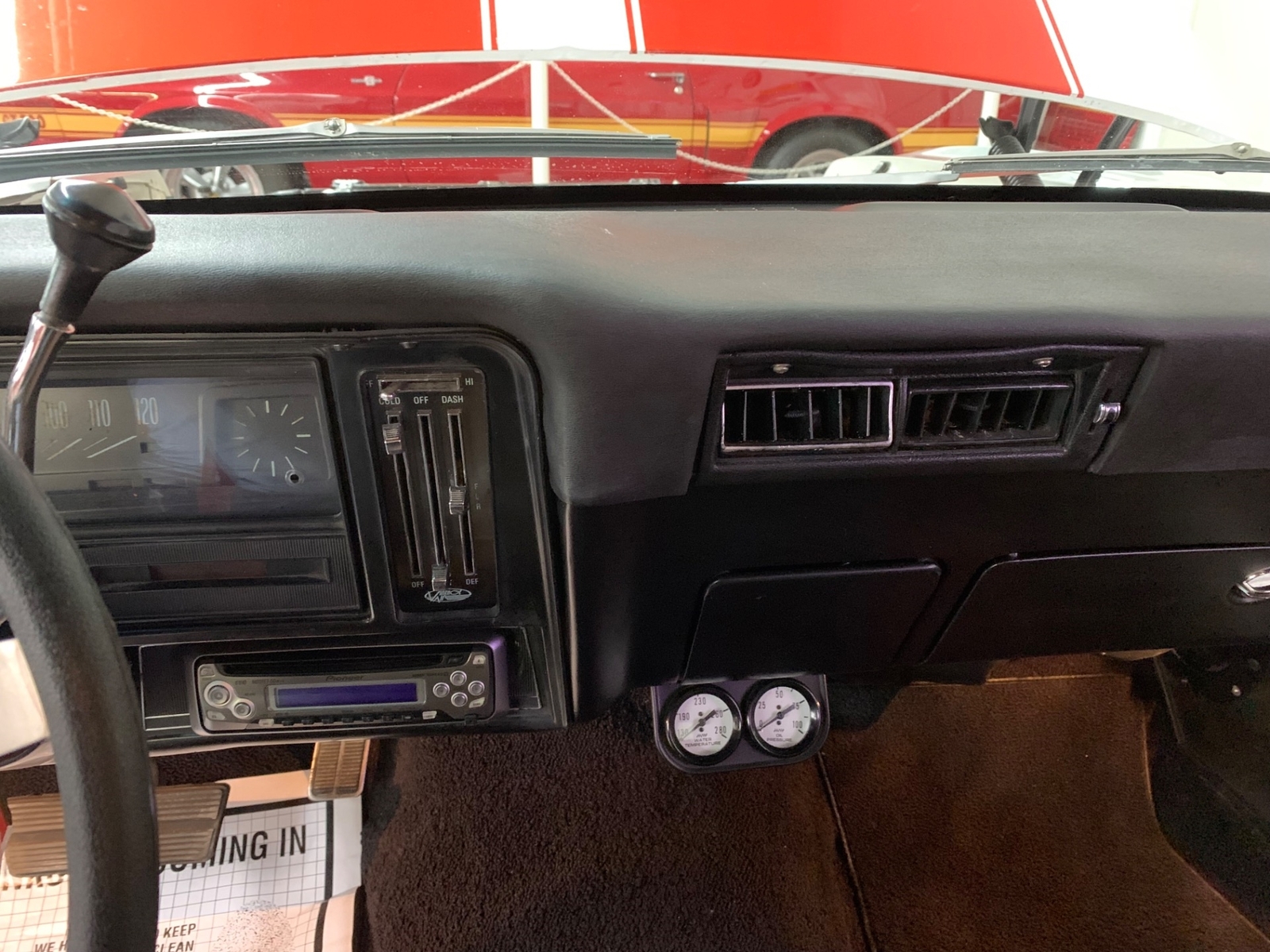 Chevrolet-Nova-1972-2-Door-36