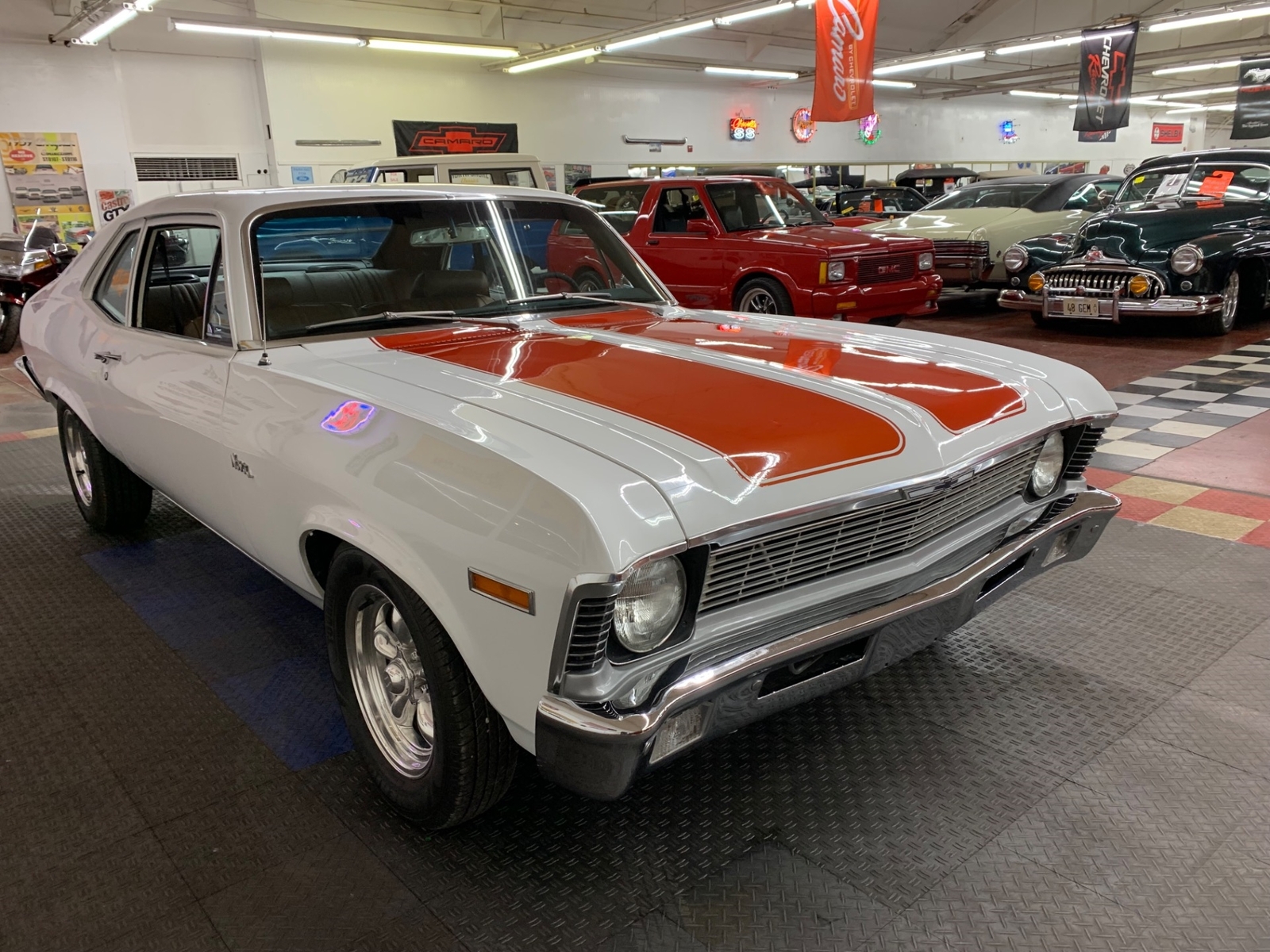 Chevrolet-Nova-1972-2-Door-8