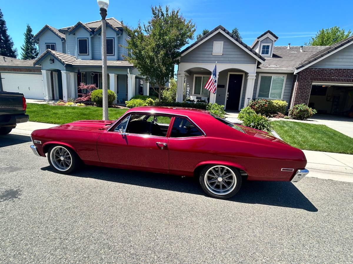 Chevrolet Nova  1972 red