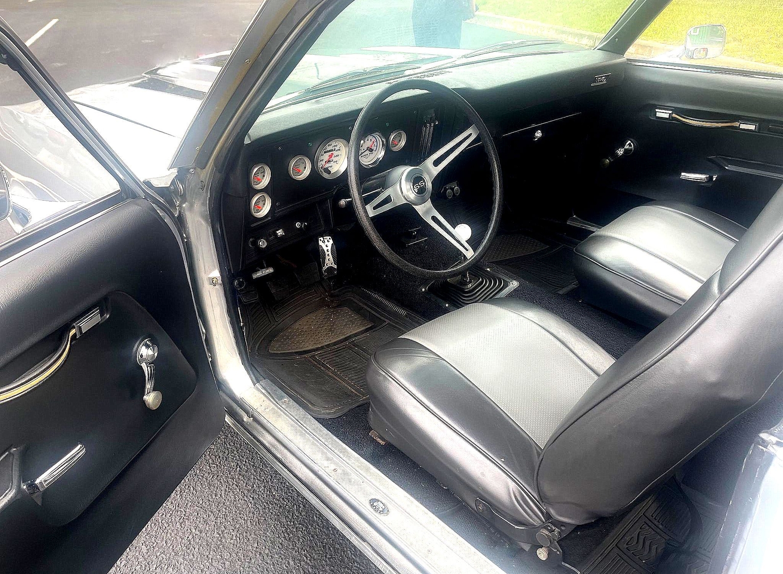 Chevrolet-Nova-1973-Two-Door-Coupe-18