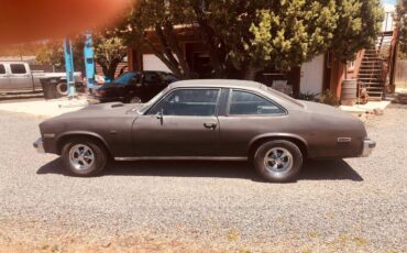 Chevrolet-Nova-hatchback-1975-black-1