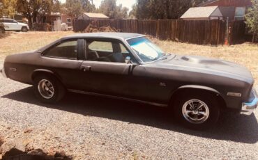 Chevrolet-Nova-hatchback-1975-black