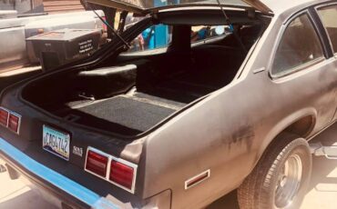 Chevrolet-Nova-hatchback-1975-black-4