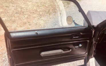 Chevrolet-Nova-hatchback-1975-black-9
