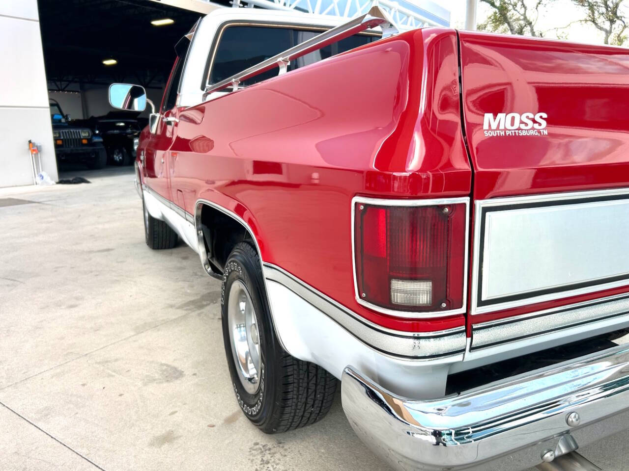 Chevrolet-Other-Pickups-1984-Pickup-Truck-12