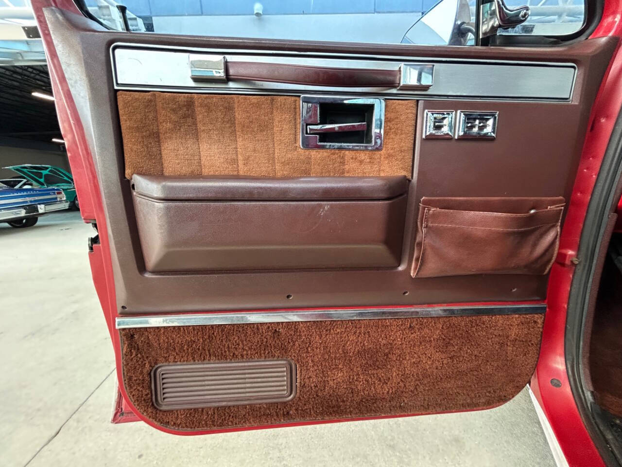 Chevrolet-Other-Pickups-1984-Pickup-Truck-19