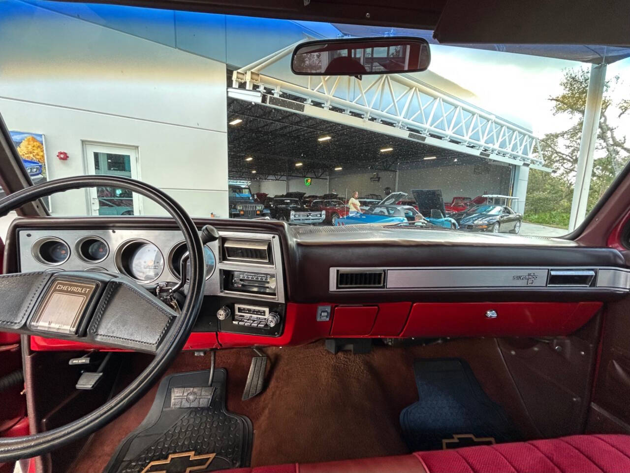 Chevrolet-Other-Pickups-1984-Pickup-Truck-23