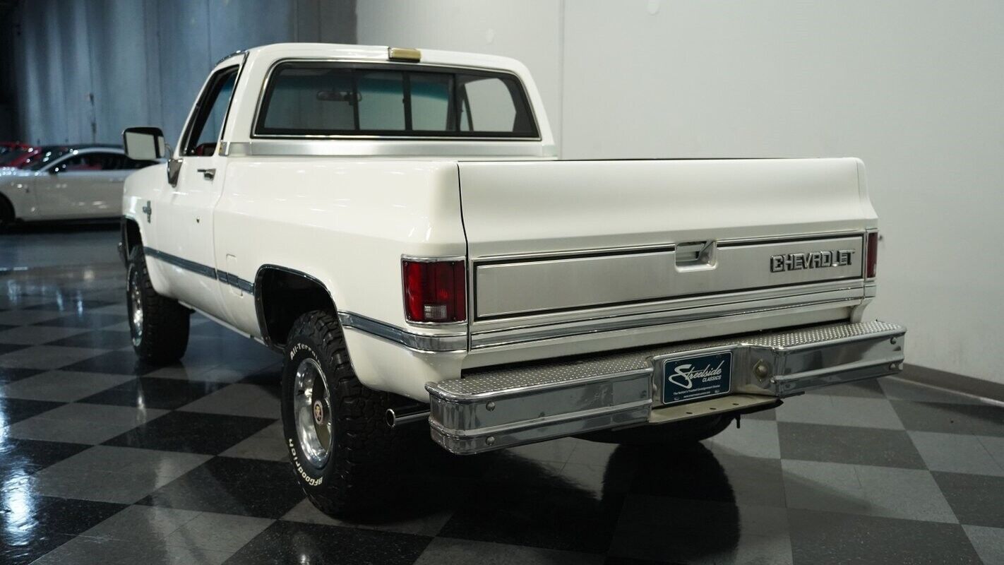 Chevrolet-Other-Pickups-1987-Pickup-Truck-7