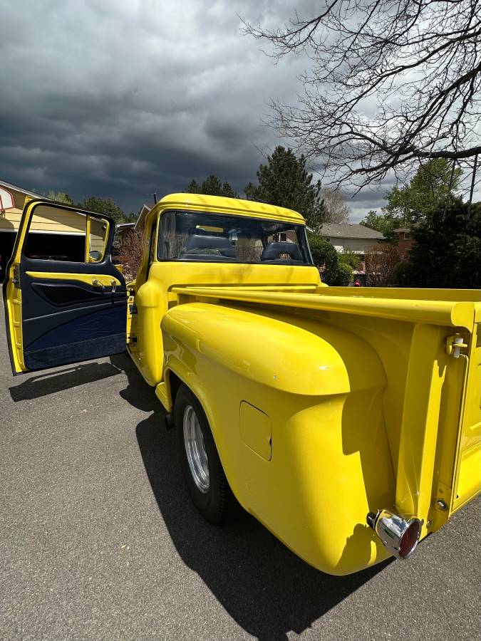 Chevrolet-Pickup-1957-custom-1