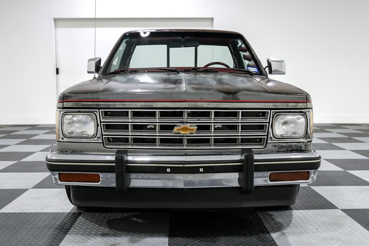 Chevrolet-S-10-1982-Pickup-Truck-1