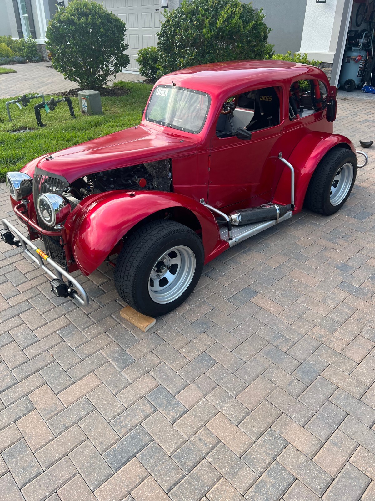 Chevrolet-Sedan-1937-Legend