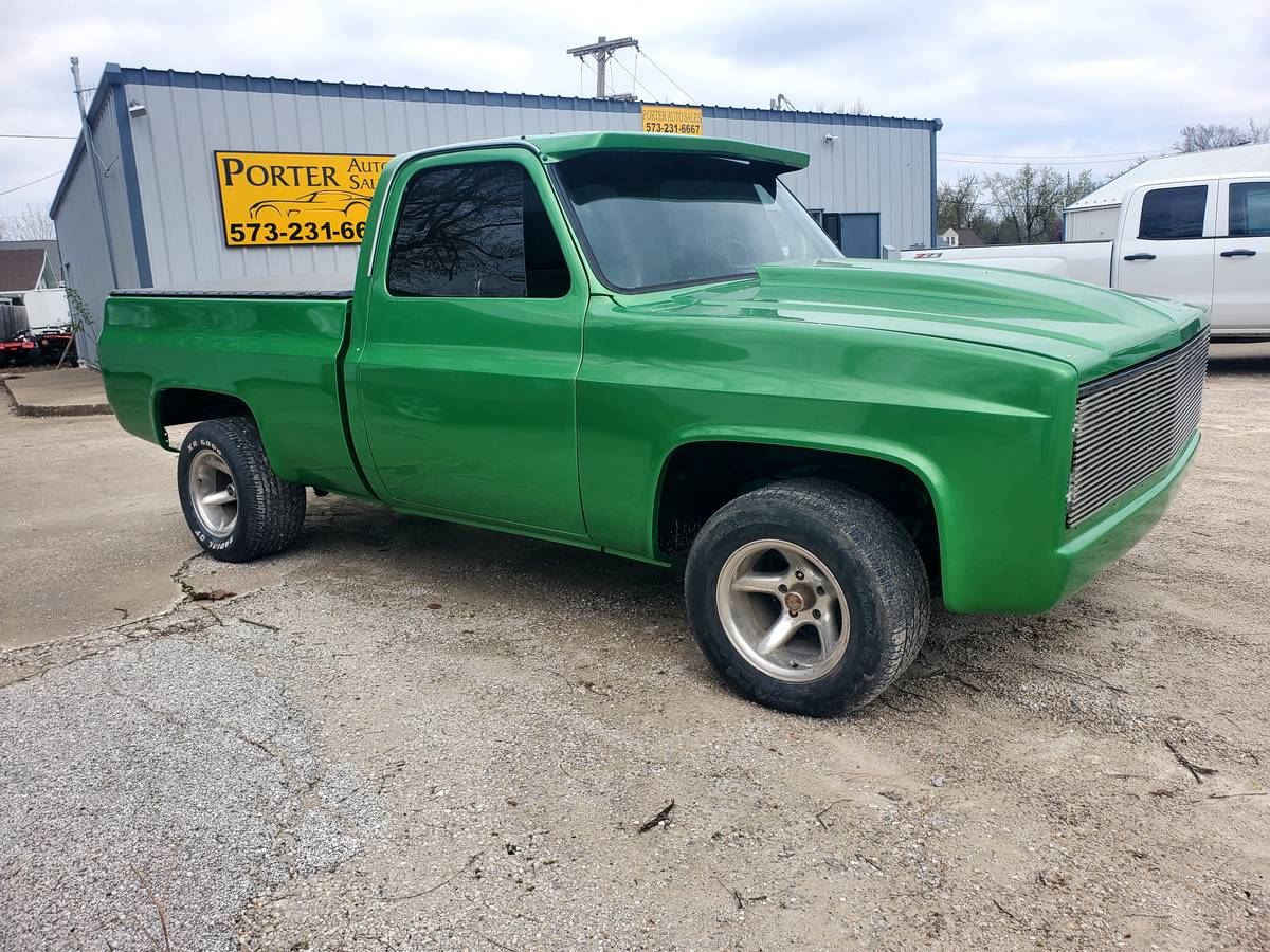 Chevrolet-Short-bed-1983-green-2