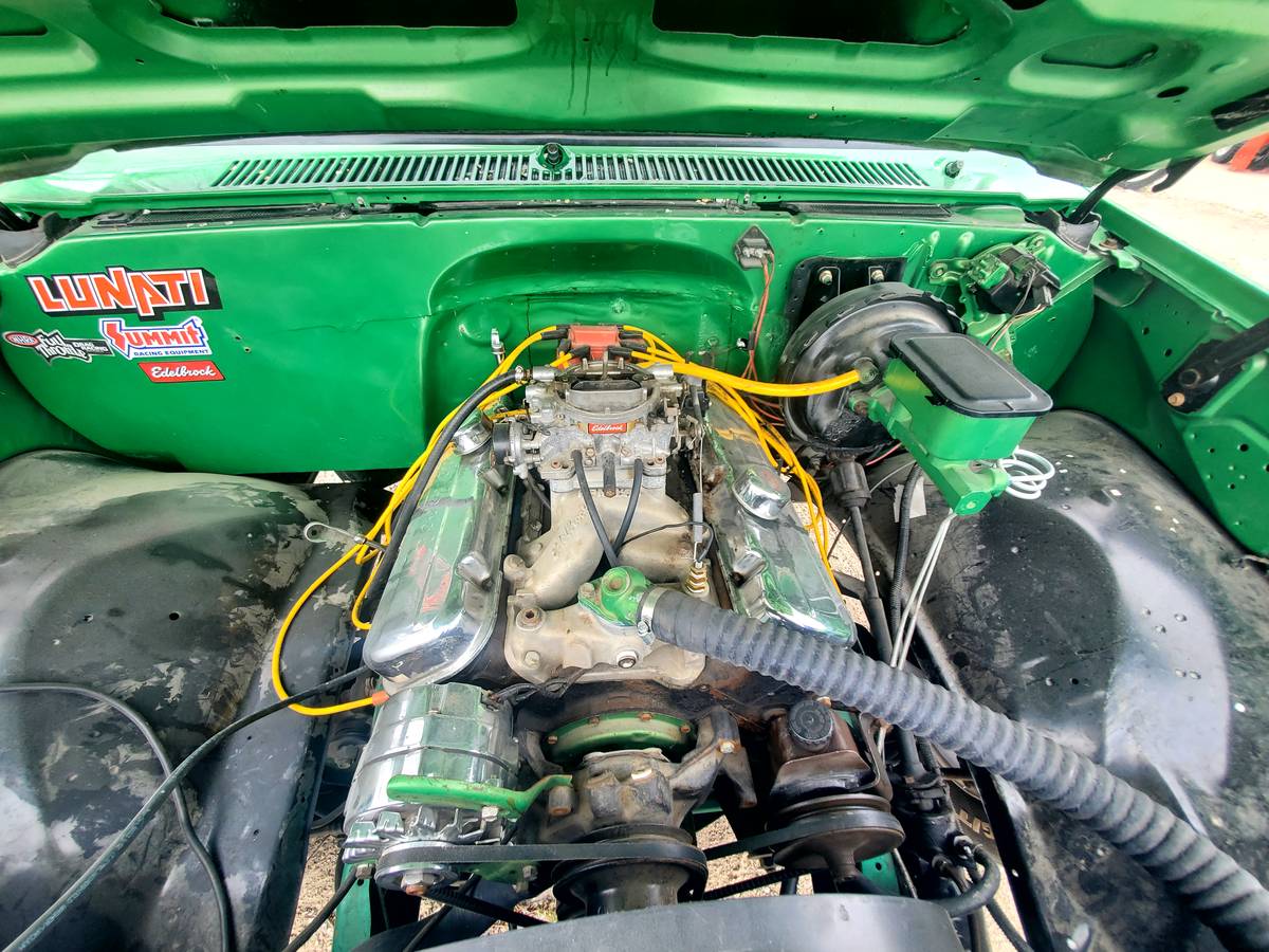 Chevrolet-Short-bed-1983-green-3