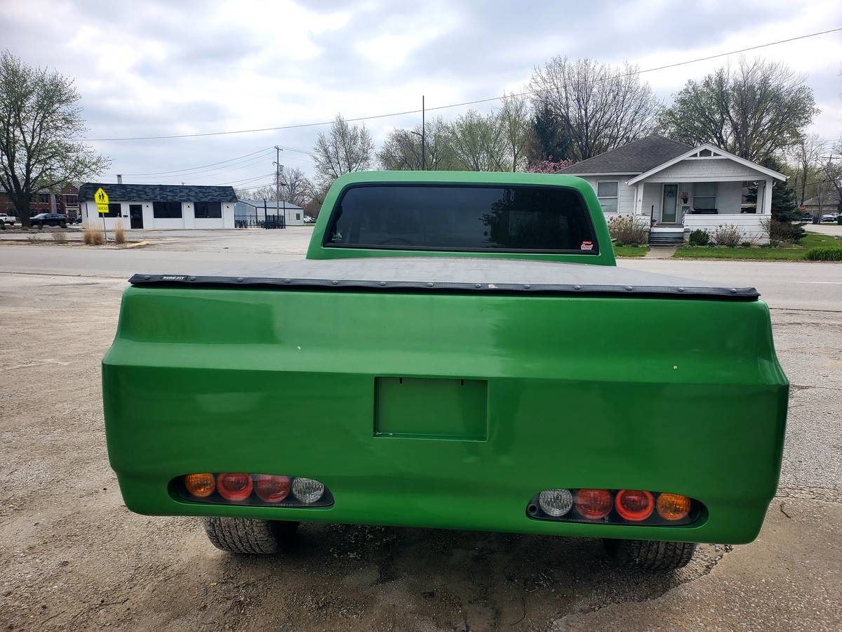 Chevrolet-Short-bed-1983-green-5