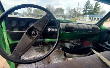 Chevrolet-Short-bed-1983-green-6