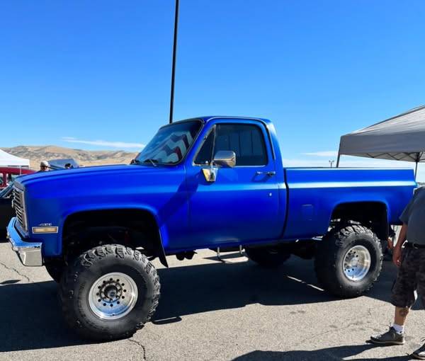 Chevrolet-Silverado-1500-1983-blue-1