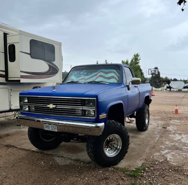 Chevrolet-Silverado-1500-1983-blue-2